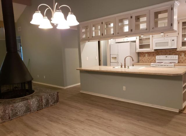 10909 Glenwolde Drive 909, Houston, TX 77099