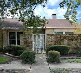 10909 Glenwolde Drive 909, Houston, TX 77099