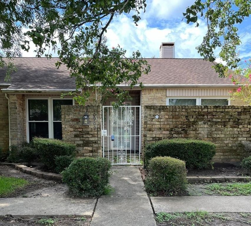 10909 Glenwolde Drive 909, Houston, TX 77099