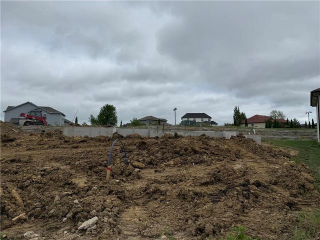 27612 E 128th Court, Lee's Summit, MO 64086