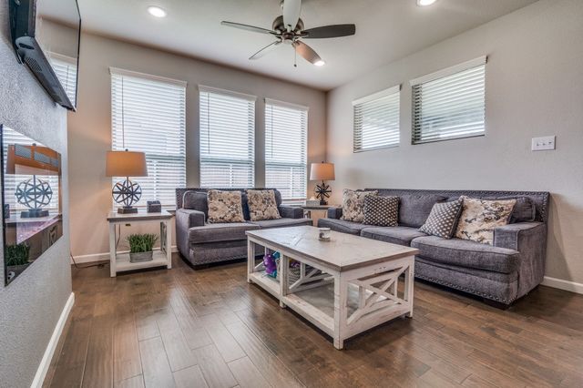 153 Arrow Wood Road, Waxahachie, TX 75165