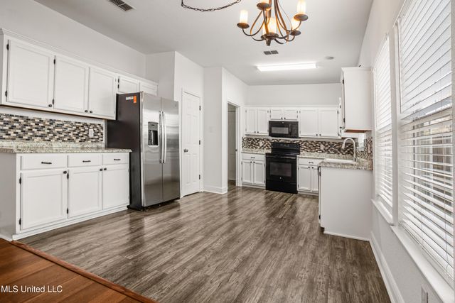 11118 Oakcrest Drive, D'iberville, MS 39540