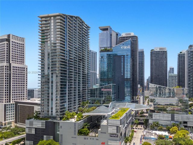 68 SE 6th St 1907, Miami, FL 33131