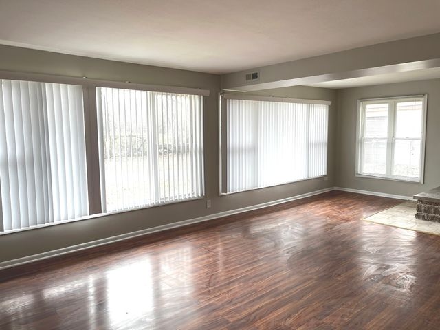 17658 Lincoln Avenue, Homewood, IL 60430