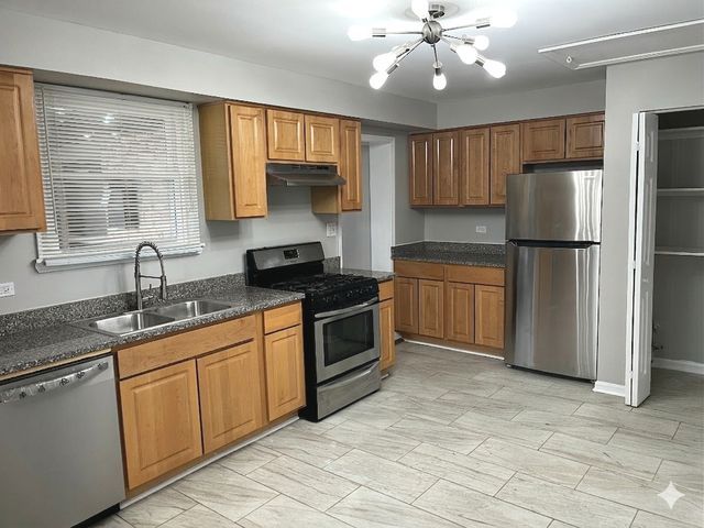 17658 Lincoln Avenue, Homewood, IL 60430