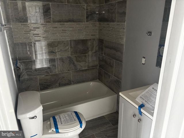 1829 N BOND ST, Baltimore, MD 21213