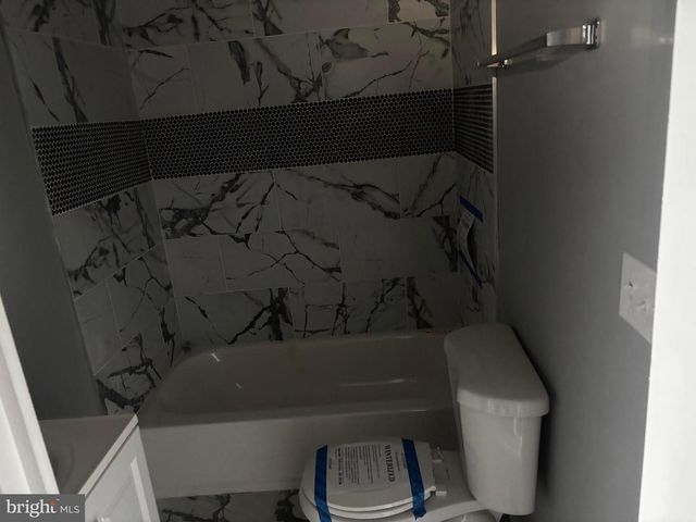 1829 N BOND ST, Baltimore, MD 21213
