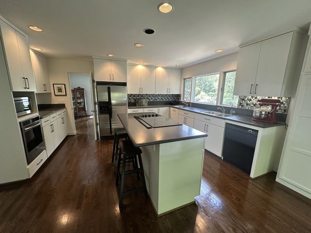 533 Harpeth Trace Dr, Nashville, TN 37221