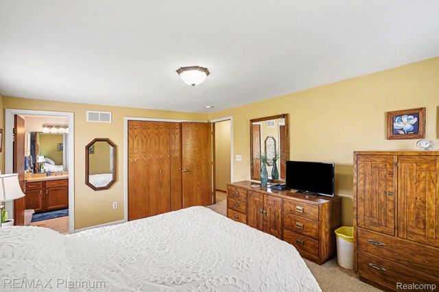 61959 Topsfield Lane, Lyon Charter Township, MI 48178