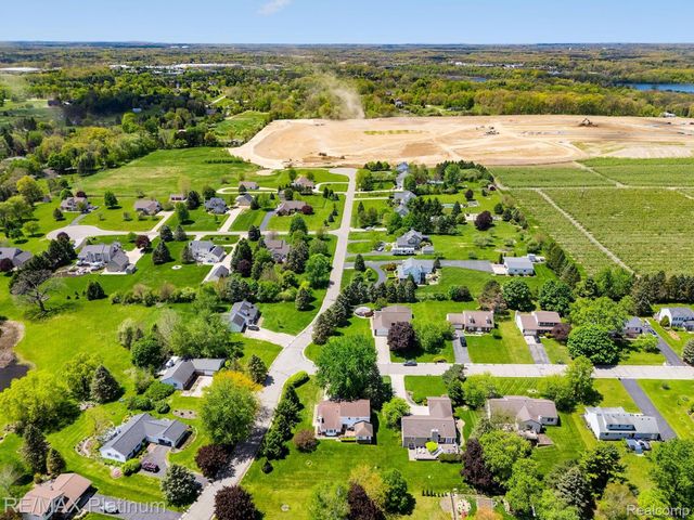 61959 Topsfield Lane, Lyon Charter Township, MI 48178