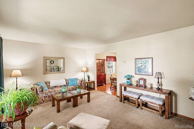 61959 Topsfield Lane, Lyon Charter Township, MI 48178