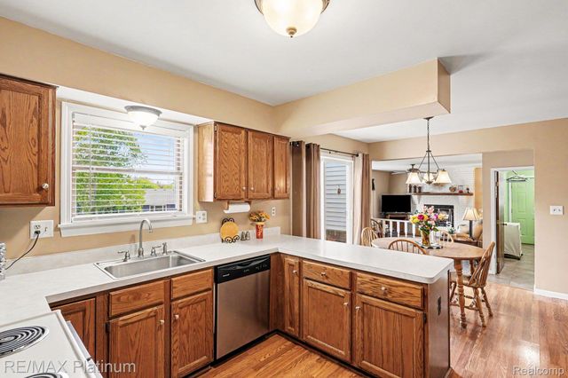 61959 Topsfield Lane, Lyon Charter Township, MI 48178