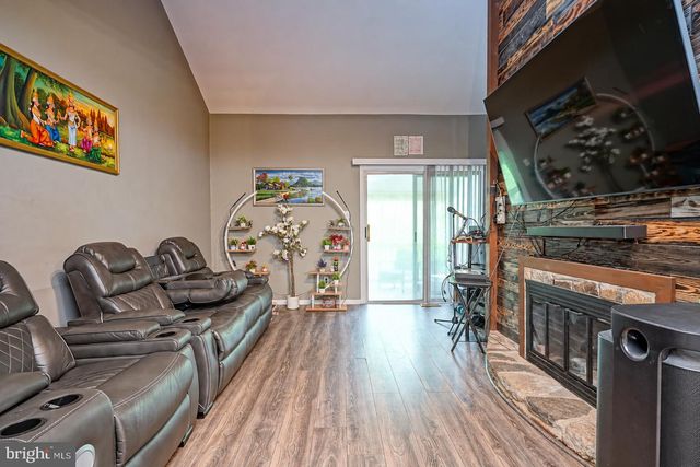 1104 ELENA CT, Sicklerville, NJ 08081