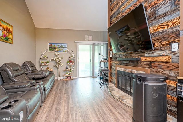 1104 ELENA CT, Sicklerville, NJ 08081