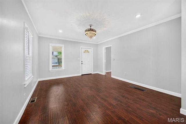 7146 Mardel Avenue, St Louis, MO 63109