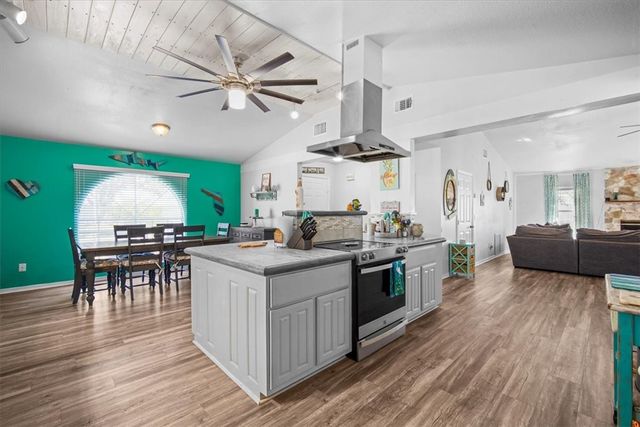 537 Cavern Terrace, Sebastian, FL 32958