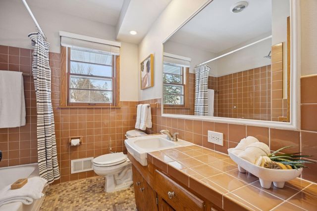 4213 Woodstock Avenue, Golden Valley, MN 55422