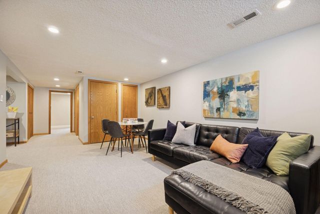 4213 Woodstock Avenue, Golden Valley, MN 55422