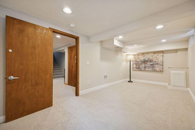 4213 Woodstock Avenue, Golden Valley, MN 55422