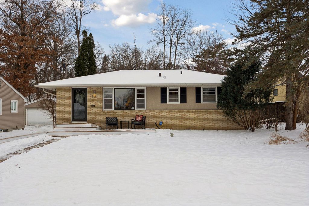 4213 Woodstock Avenue, Golden Valley, MN 55422