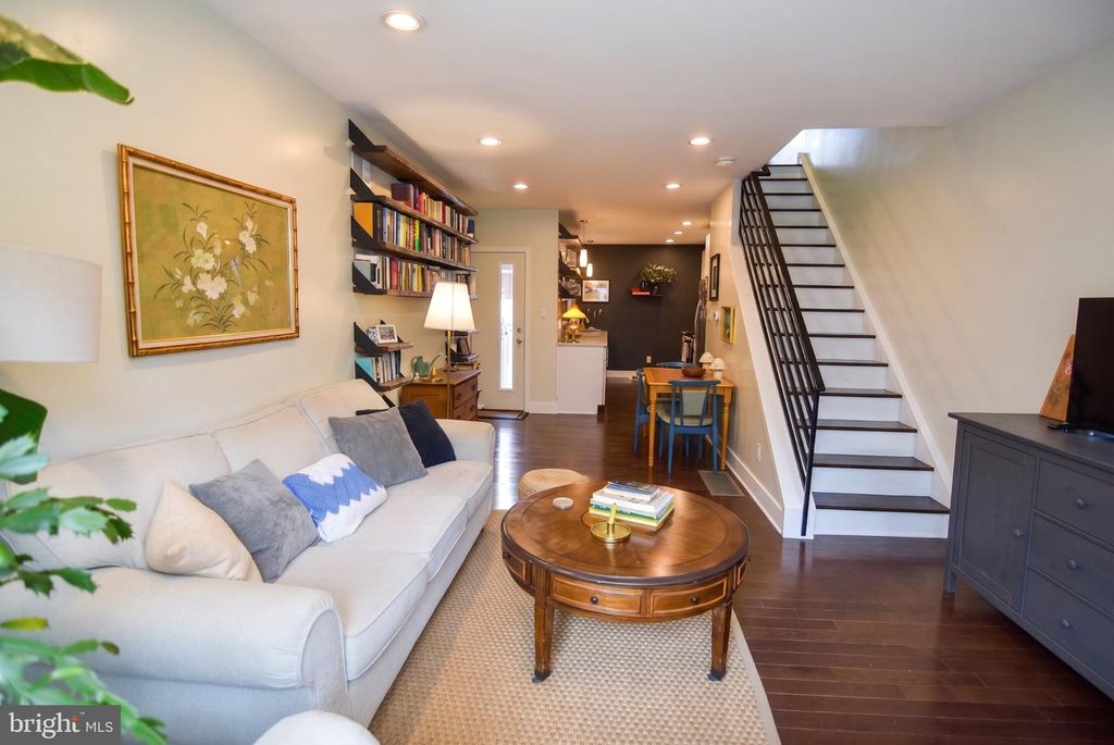 2019 EMILY ST, PHILADELPHIA, PA 19145 — photo 4
