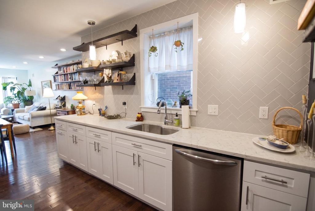 2019 EMILY ST, PHILADELPHIA, PA 19145 — photo 5