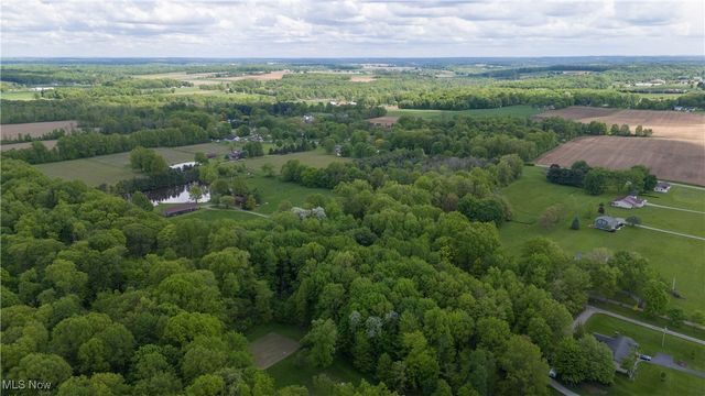 10473 Lisbon Road, Canfield, OH 44406