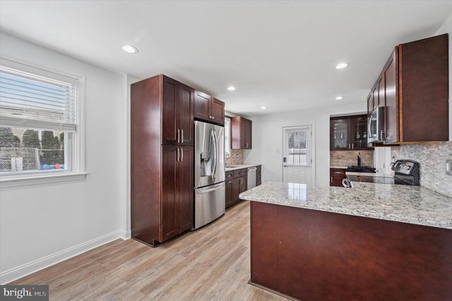 24 UPLAND RD, Havertown, PA 19083