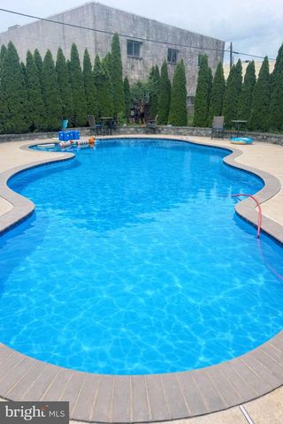 24 UPLAND RD, Havertown, PA 19083