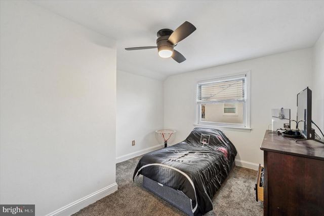 24 UPLAND RD, Havertown, PA 19083