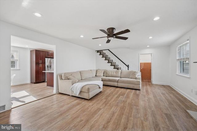 24 UPLAND RD, Havertown, PA 19083