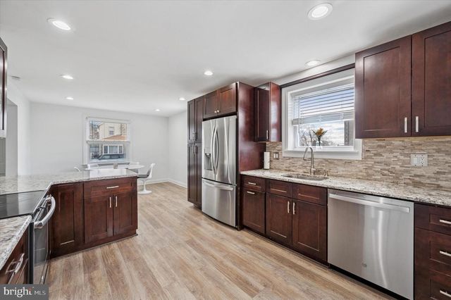 24 UPLAND RD, Havertown, PA 19083