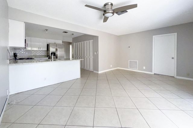 2857 NE 2nd Ave, Boca Raton, FL 33431