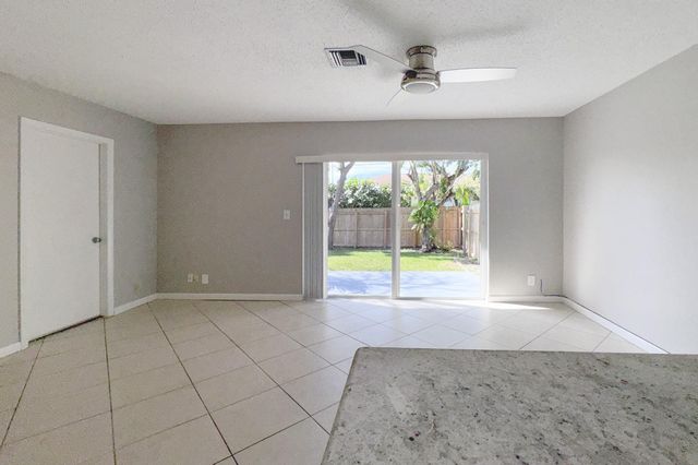 2857 NE 2nd Ave, Boca Raton, FL 33431