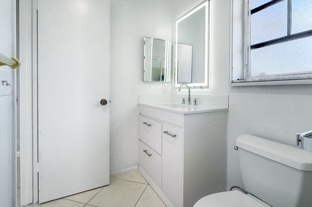 2857 NE 2nd Ave, Boca Raton, FL 33431