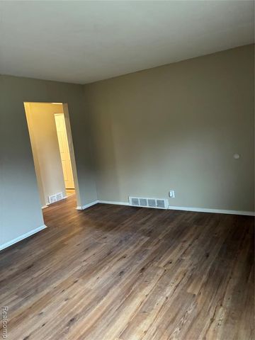 19352 Evergreen Road, Detroit, MI 48219