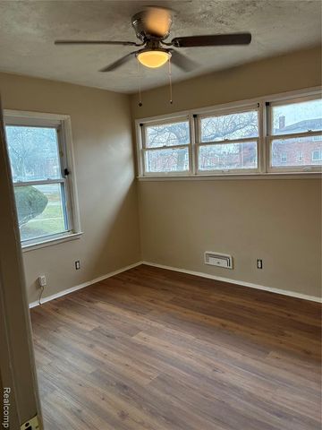 19352 Evergreen Road, Detroit, MI 48219