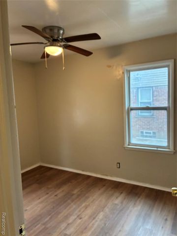 19352 Evergreen Road, Detroit, MI 48219