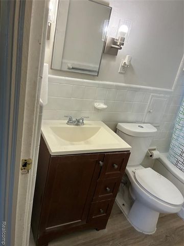 19352 Evergreen Road, Detroit, MI 48219