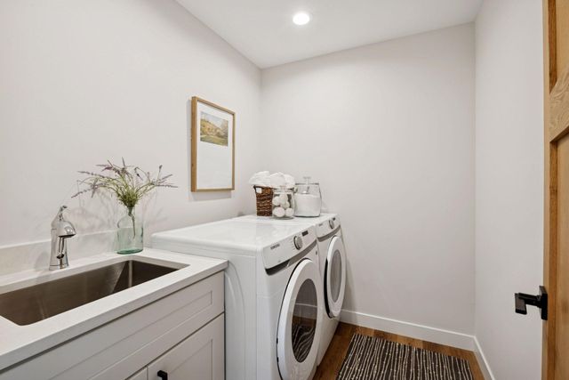 3925 40th Avenue S, Minneapolis, MN 55406