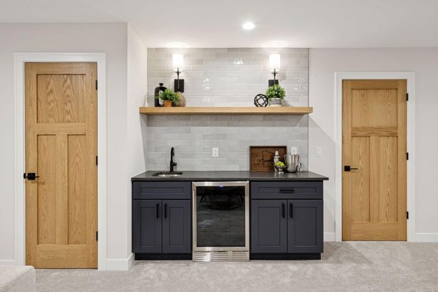 3925 40th Avenue S, Minneapolis, MN 55406