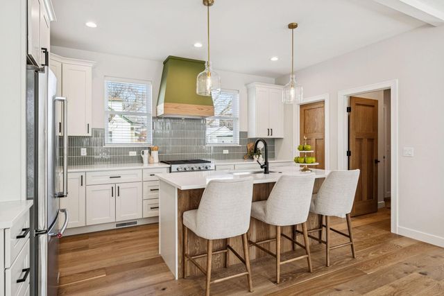 3925 40th Avenue S, Minneapolis, MN 55406