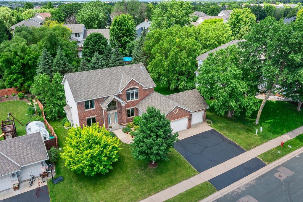7151 Weston Lane N, Maple Grove, MN 55311