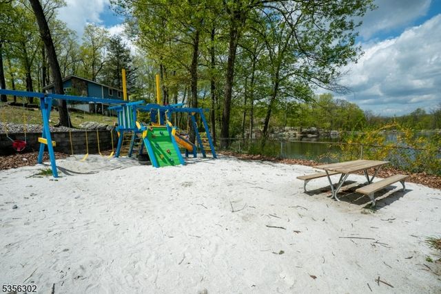 6 Longview Ln, Vernon Twp., NJ 07461