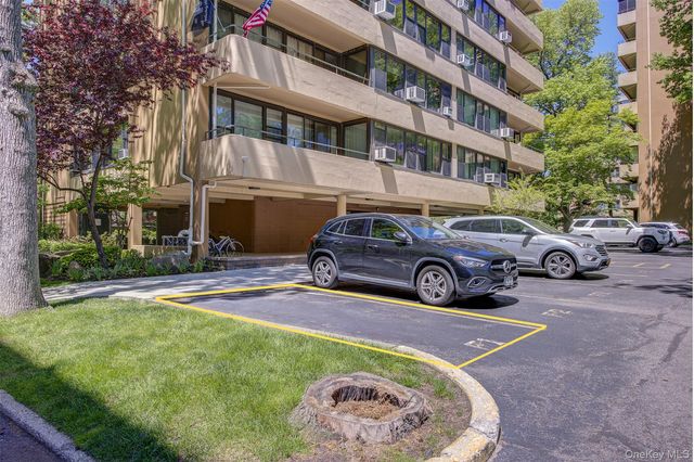 10-10 166th Street 5D, Whitestone, NY 11357