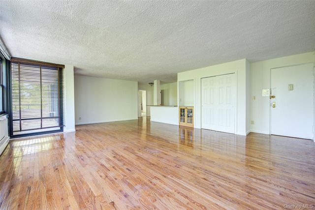10-10 166th Street 5D, Whitestone, NY 11357