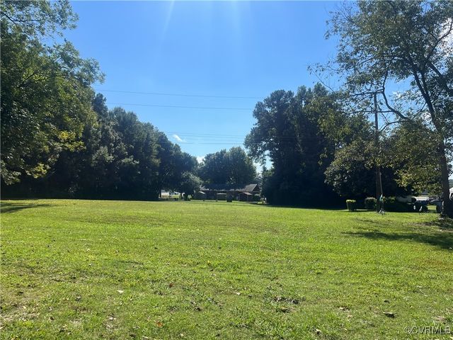 1224 W Hundred Rd, Chester, VA 23836