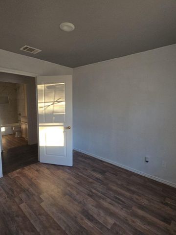 130 Gato RD, Cedar Creek, TX 78612