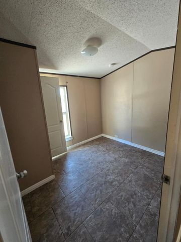 130 Gato RD, Cedar Creek, TX 78612