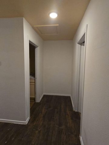 130 Gato RD, Cedar Creek, TX 78612